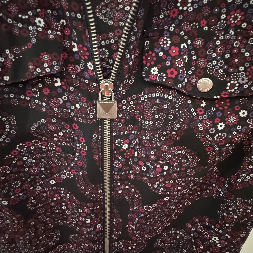 Michael Kors Zip Front Blouse XS – Burgundy Paisley Floral Print - Picture 2 of 6